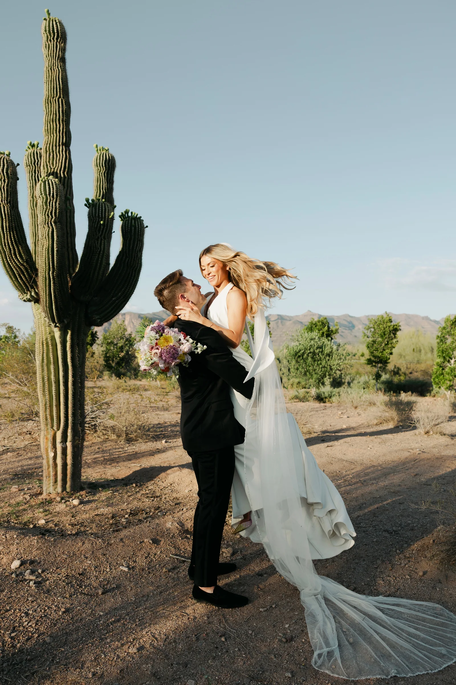 Wedding couple in the Arizona desert